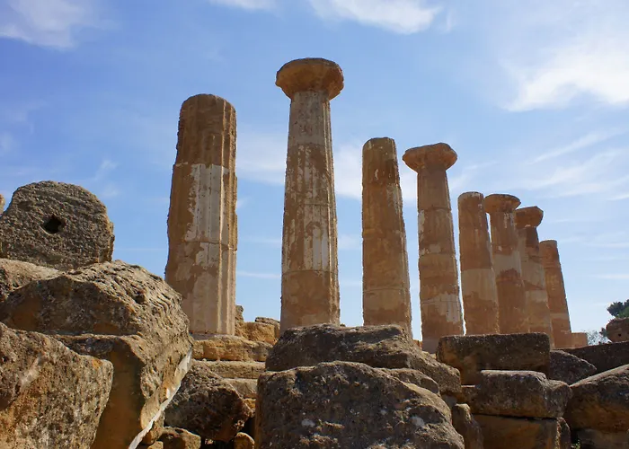 阿尔巴齐亚拉住宿加早餐旅馆 3* 圣莱昂