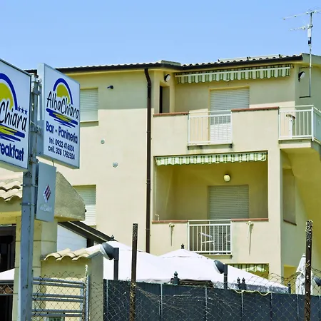 לינה וארוחת בוקר Albachiara 3*